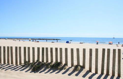 SOUTH-OF-FRANCE T2 neuf haut de gamme, climatisé, parking gratuit, 2eme ligne balcon - Foto 27