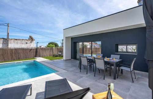 Host Wise - Bright Spacious House Swimming Pool - Foto 13