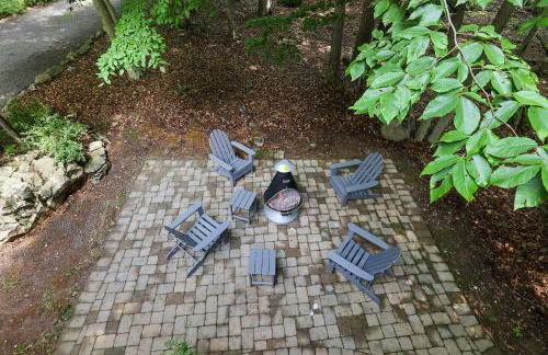 Serene Escape at Big Bass Lake & Pool Access - Foto 52