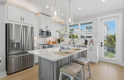 New Listing Discounts! Canal Home-Heated Pool, Game Room, Tesla Charger, & More - Foto 26