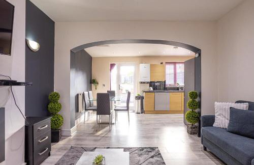 Newly Refurbed 5 Bed House for Contractors, Families & Relocation- Cosely Wolverhampton - Foto 44