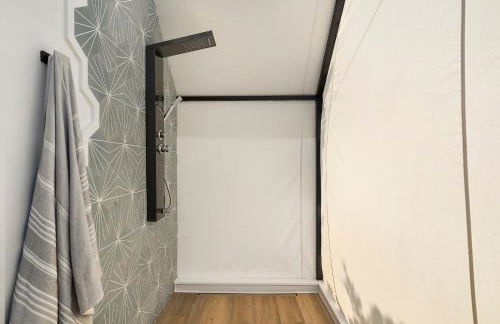 Treehouse Glamping at Pecan Haven W Hot Tub - Foto 12