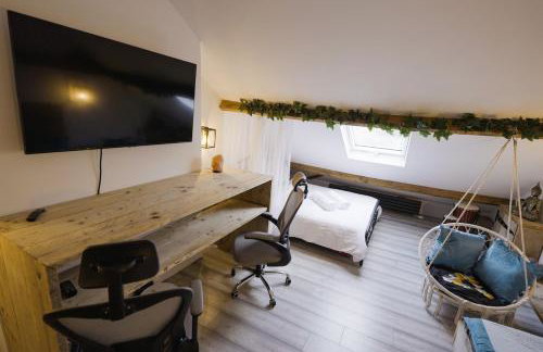 Quirky & cosy 1 or 2 bedroom house in peaceful village - Photo 52