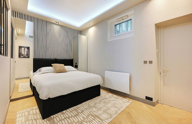 Elegant Home Close to the Eiffel Tower - Photo 4