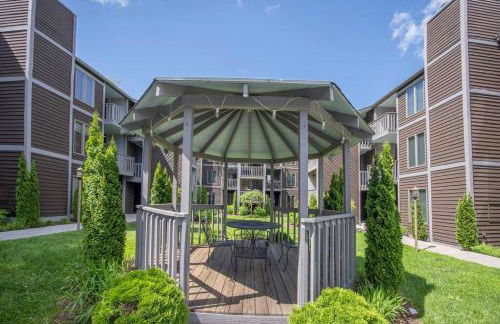 Brook Haven Condo - Downtown Blowing Rock Ground Floor Fully Stocked with 2 King Beds - Foto 14