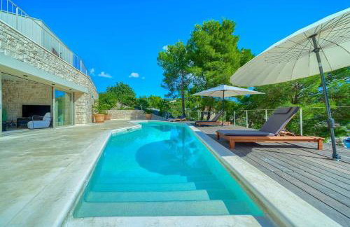 NEW Villa Pine Haven , Private Heated Pool Sleeps 8, Tranquil Retreat - Foto 37