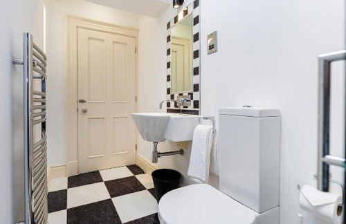 Thrushley Cottage in Wakefield - sleeps 7 - with roof terrace - Foto 9