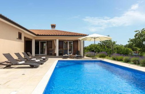 Beautiful Home In Kunj With Wifi - Photo 21