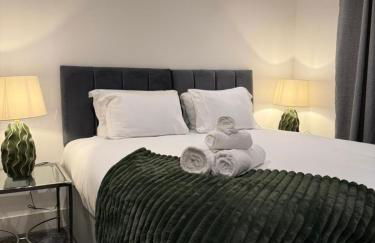 Large Luxury 5BDR Home 2 Bath and Free Parking - Foto 12