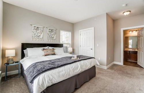 Paws Of Polaris 2BR 1st Floor Walk-In Shower - Photo 2