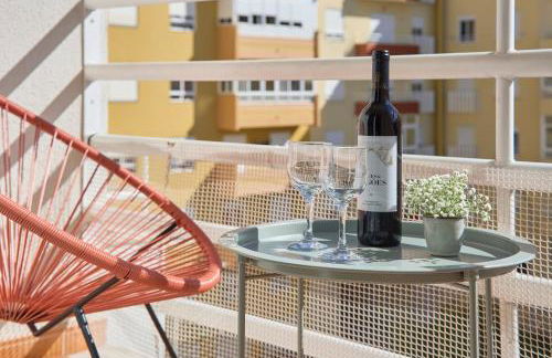 Spacious Apt Near Beach & Train, By TimeCooler - Foto 2