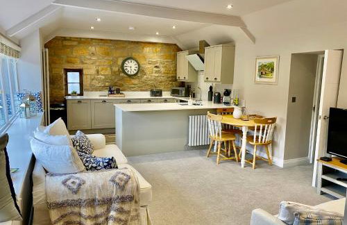 No. 3 Tomlinsons Apartments - Photo 1