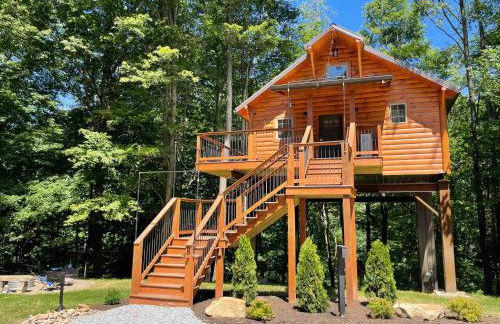 Cricket Hill Treehouse B by Amish Country Lodging - Foto 17