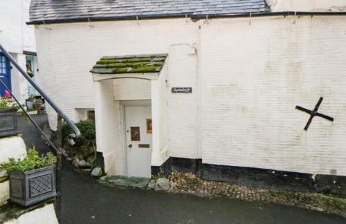 SPINDRIFT is A Beautiful Newly Refurbished THREE BEDROOM Private Family House located on the OLD HARBOUR and the COASTAL PATH in the Heart of Beautiful POLPERRO - Foto 20