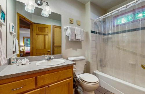 Happy Family Cozy Cabin - Photo 24