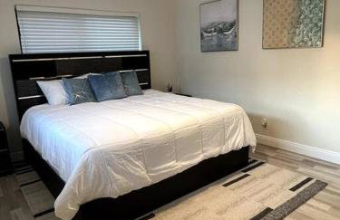 Modern Tropical Oasis with Arcade, HotTub & MiniGolf - Foto 19