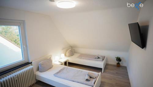 BEGE APARTMENTS Work Essentials - Photo 3