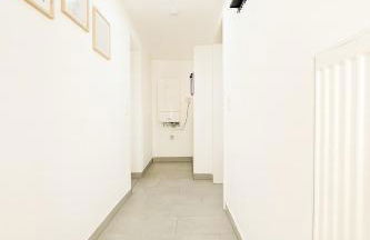 LETA Homes - Komfortables Gästehaus - eigene Parkplätze & Traumterrasse - Foto 8