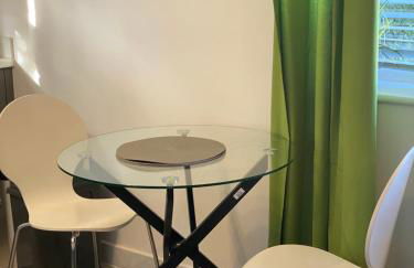 Peterborough City Center Near Healthcare Center One Bed apartment With Free Private Parking Contractors Locum Staff welcome - Foto 21