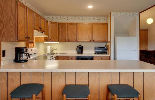 Upson Ski-InandSki-Out, End-Unit Cabin with Fireplace! - Foto 6