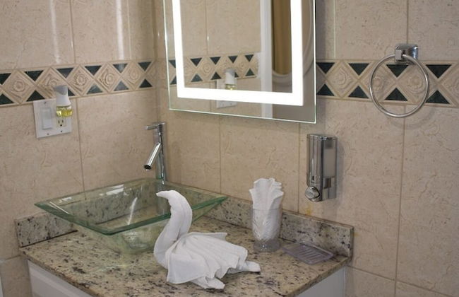 Castle Beach Club Apartments - Photo 95