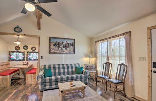 Kerrville Converted Barn Tiny Home with Kayaks! - Foto 5