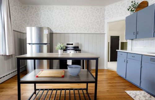 King Size Bed, Near Hwy, Work Desk, Close Parking - Foto 21