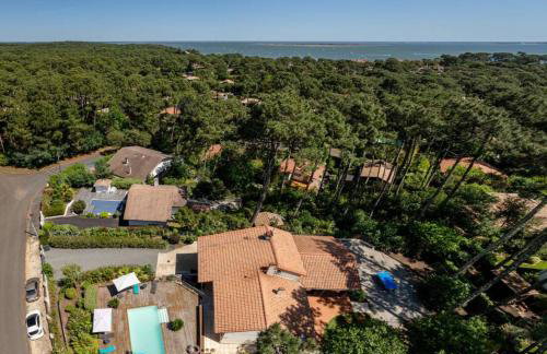 6BR Coastal Villa | Pool | Garden Serenity - Foto 35