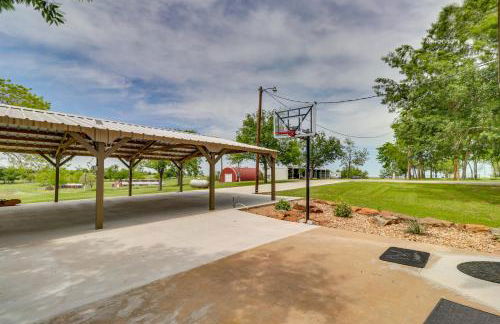 Modern Lakehouse with Stunning Views and Hot Tub! - Foto 42