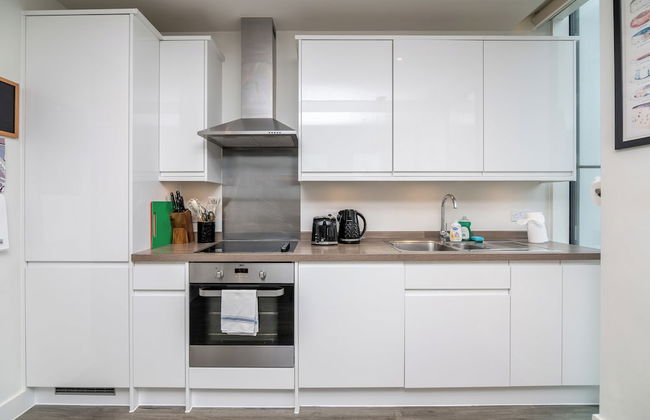 Chic & Stylish 2Bed in Heart of London - Photo 20