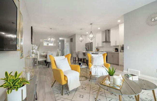 Luxury Modern Home - Livingstone - Photo 15