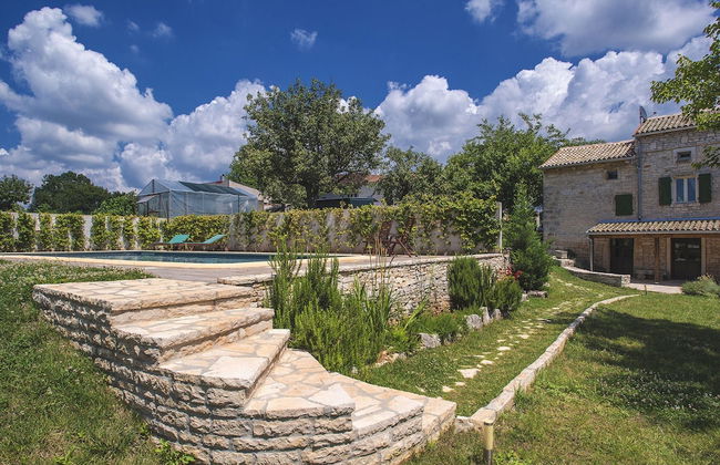 Spacious Holiday Home in Svetvincenat With Pool - Foto 32