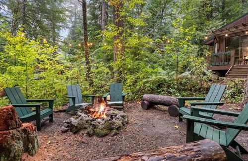 ZigZag Basecamp · Cozy Cabin Perfect for Nature Escapes w/ Hot Tub - Photo 35