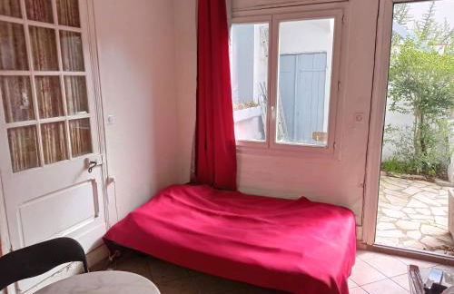 Studio indépendant, avec piscine et jardin, direct gare aéroport, 1 lit pour 2 personnes Direct Gare Aéroport - Foto 12