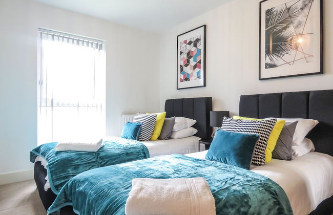 Tudors eSuites Park Central Townhouse Garden and Parking - Foto 8