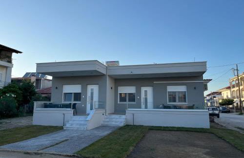 Astron Apartments - Photo 8