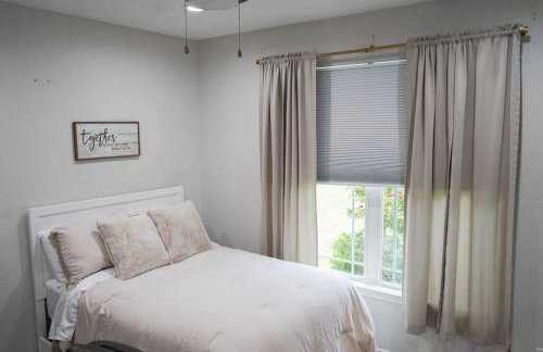 The Haven on Loveless Street with Game Room - Foto 18