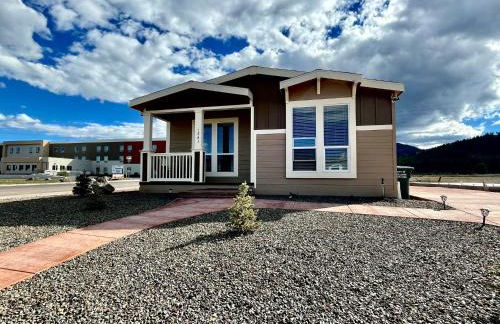 The Grand Getaway at Williams - Family Friendly for up to 8 & Walking Distance to the GC Railway - Photo 1