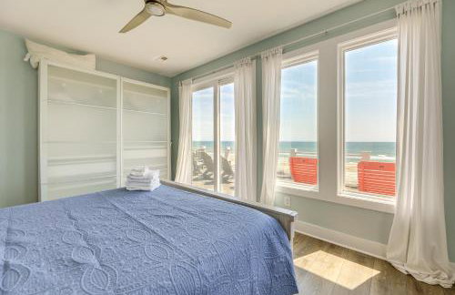 Beachfront Oasis w/ 2 Large Decks, BBQ & Views! - Foto 12