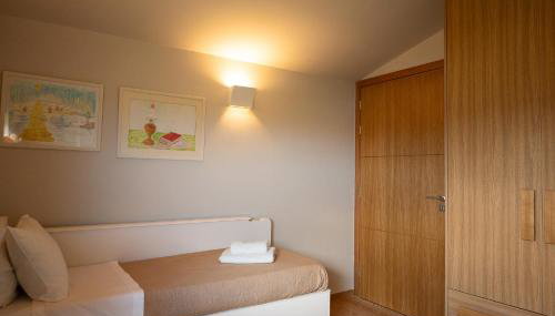 Villa - Sleeps 10 - Pool - Parking - Pool Table - Foto 4