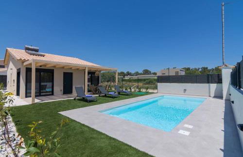 Elegant House with Private Pool - Foto 44