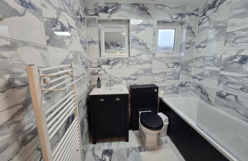 New 2 Bedroom Appartment In Manchester - Stretford - Old Trafford Close to Football-Cricket Ground & City Centre - Foto 28