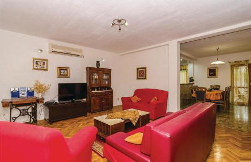 4 Bedroom Cozy Home In Gruda - Photo 2