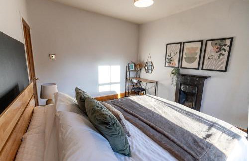 WEST VIEW COTTAGE - Charming Wensley Cottage in the Heart of Peaks - Photo 22