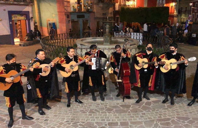 Night Tour of Guanajuato with Tuna Music (Callejoneada) - Foto 2