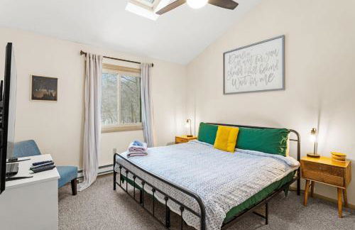 Vaulted Pines Lodge Hot Tub Game Room - Foto 28