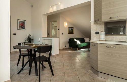 Kejani attic apt Scenic Views, Lux bath, Fast Wi-fi - Foto 13