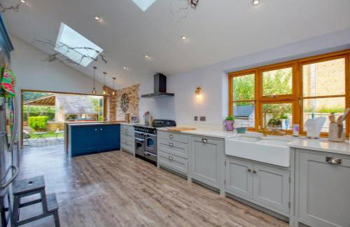 Countryside Retreat with Hot Tub - Photo 5