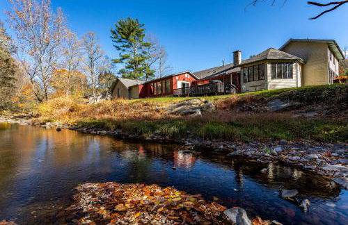 Heated Indoor Private Pool Stream Front Game Room - Photo 2