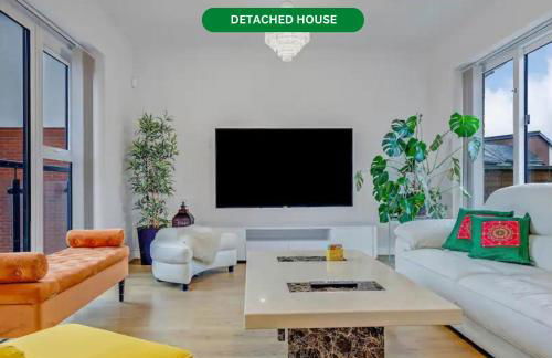 Upscale 3 Bedroom 3 Bathroom Detached House - Central Location - Free Driveway Parking, 75'' Smart TV, Fast WiFi and Snug Room by Yoko Property - Foto 1